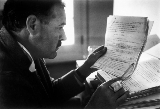 chuyện tận tâm của người làm sách qua lề giấy